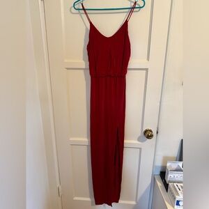 Lulu’s red dress
